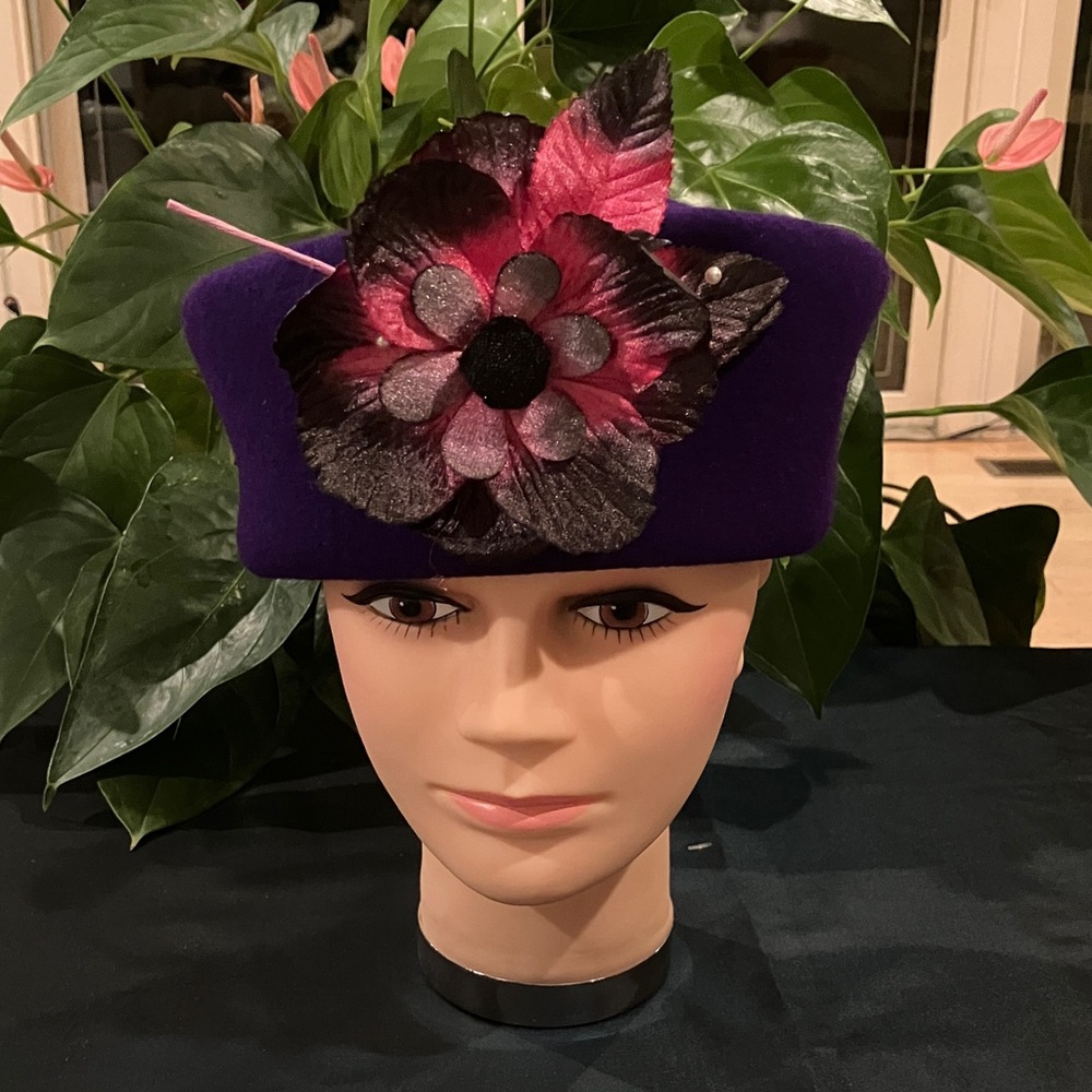 Chic Purple Beret with Pink Black Floral Accent
